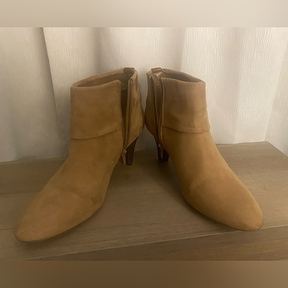 East 5th Size 10 Tan/Brown Ankle Boots